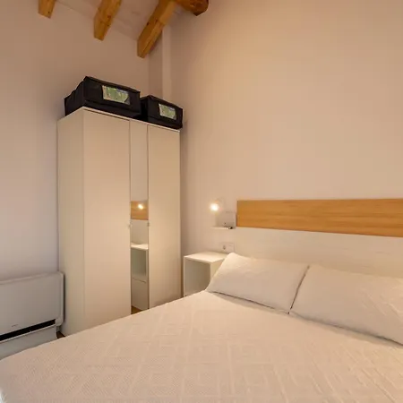 Aponte Urbanfive Centro * Ourense